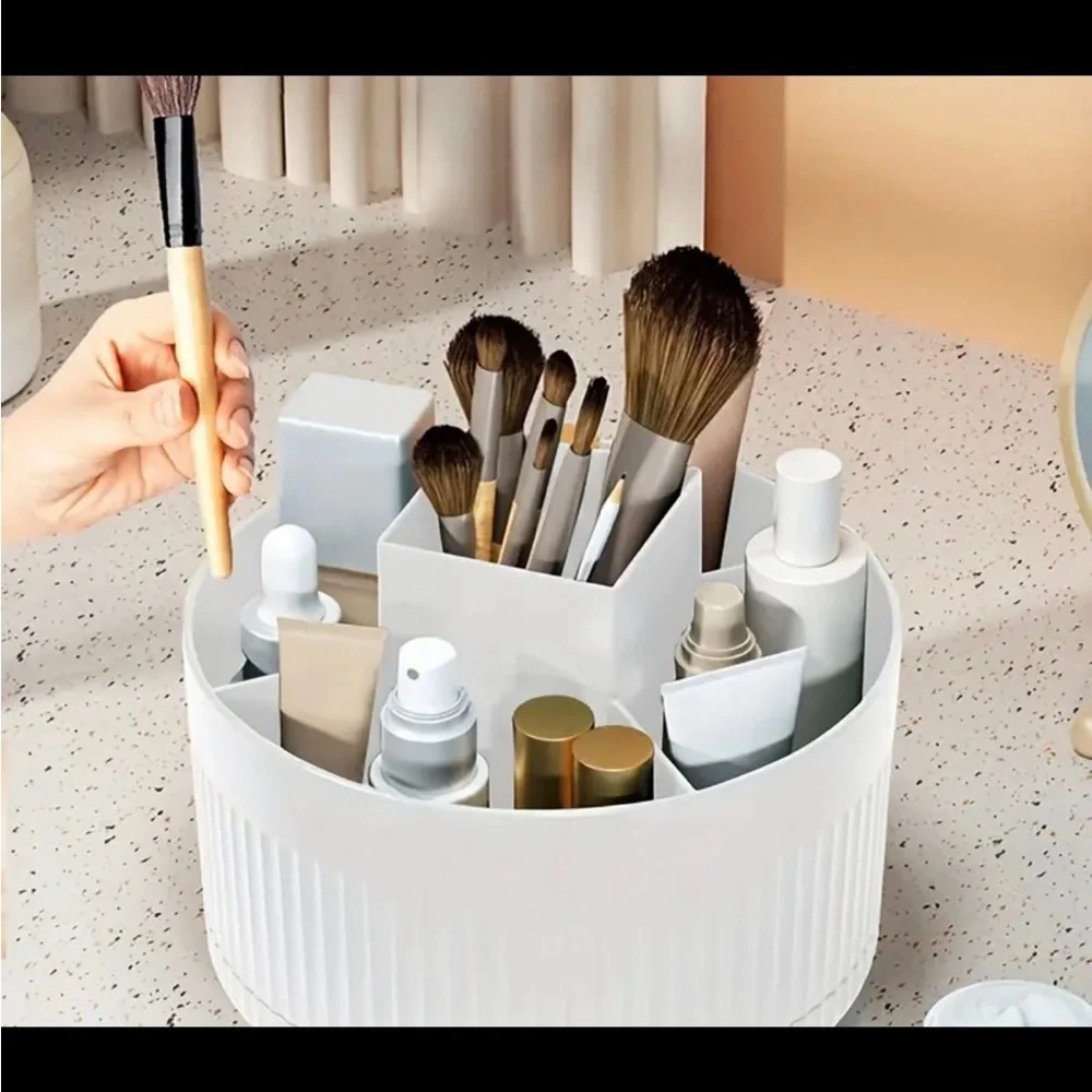 A Rotary Desktop Cosmetic Storage Box
